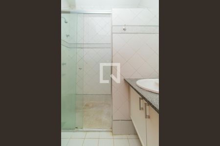 Casa de condomínio para alugar com 249m², 3 quartos e 2 vagas Casa de condomínio para alugar com 249m², 3 quartos e 2 vagasBanheiro da Suíte
