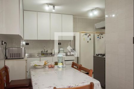 Casa à venda com 160m², 3 quartos e 2 vagas Casa à venda com 160m², 3 quartos e 2 vagasCozinha