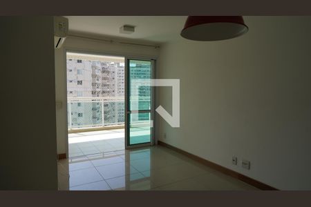 sala de apartamento para alugar com 3 quartos, 75m² em Jacarepaguá, Rio de Janeiro