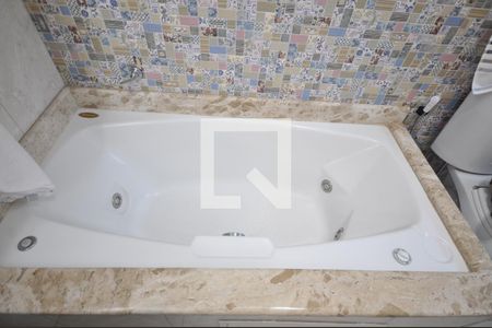 Casa de condomínio à venda com 200m², 3 quartos e 3 vagasBanheiro do Quarto Suíte