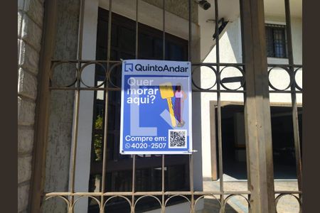 Casa de condomínio à venda com 200m², 3 quartos e 3 vagas Casa de condomínio à venda com 200m², 3 quartos e 3 vagasFachada