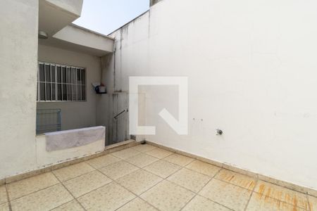 Casa para alugar com 100m², 2 quartos e 1 vagaQuintal