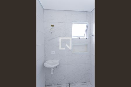 Banheiro de apartamento à venda com 1 quarto, 39m² em Vila Mangalot, São Paulo