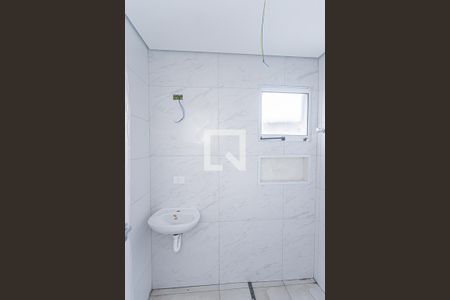 Banheiro de apartamento à venda com 1 quarto, 33m² em Vila Mangalot, São Paulo