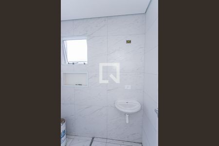 Banheiro de apartamento para alugar com 1 quarto, 34m² em Vila Mangalot, São Paulo