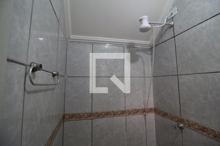 Banheiro de casa de condomínio para alugar com 1 quarto, 37m² em Vila Alpina, São Paulo