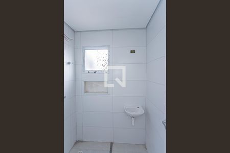 Banheiro de apartamento para alugar com 1 quarto, 36m² em Vila Mangalot, São Paulo