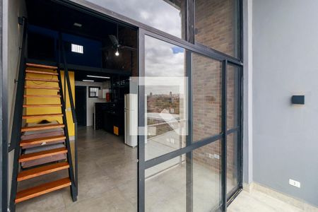 Sala - Varanda de casa para alugar com 1 quarto, 37m² em Parque Maria Helena, São Paulo