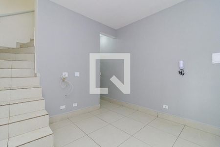 Sala de casa de condomínio para alugar com 2 quartos, 37m² em Parque Maria Helena, São Paulo