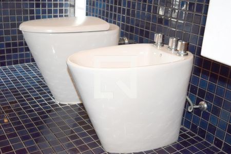 Apartamento à venda com 220m², 2 quartos e 2 vagasBanheiro da suíte