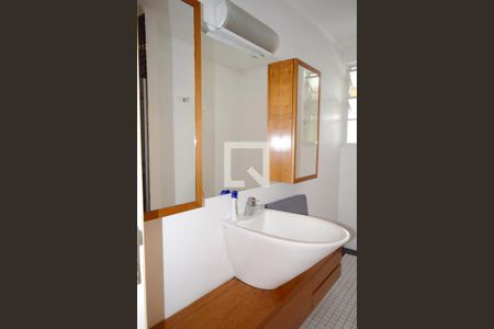 Apartamento à venda com 220m², 2 quartos e 2 vagasBanheiro