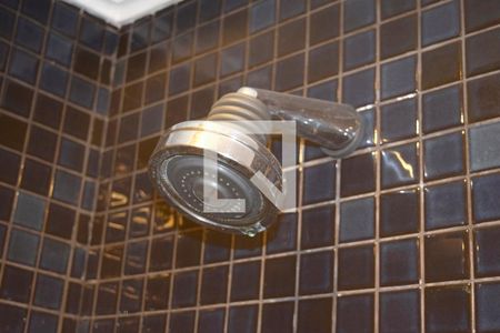 Apartamento à venda com 220m², 2 quartos e 2 vagasBanheiro da suíte - detalhe ducha