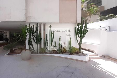 Apartamento à venda com 220m², 2 quartos e 2 vagasEntrada