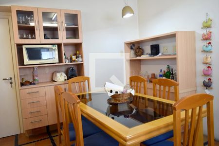 Apartamento à venda com 220m², 2 quartos e 2 vagasCozinha