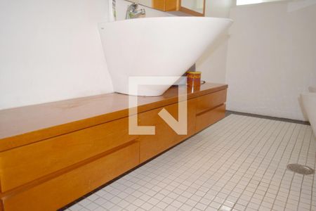 Apartamento à venda com 220m², 2 quartos e 2 vagasBanheiro