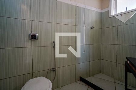 Banheiro de kitnet/studio para alugar com 1 quarto, 35m² em Piratininga, Niterói