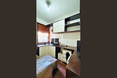 Casa à venda com 484m², 4 quartos e 5 vagasEscritório 1