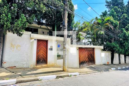 Casa à venda com 484m², 4 quartos e 5 vagasFachada