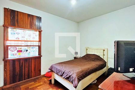 Casa à venda com 484m², 4 quartos e 5 vagasQuarto 2