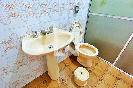 Casa à venda com 484m², 4 quartos e 5 vagasBanheiro 2