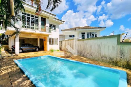 Casa à venda com 484m², 4 quartos e 5 vagasPiscina