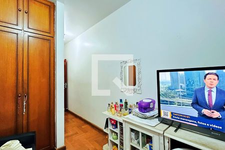 Casa à venda com 484m², 4 quartos e 5 vagasSuíte 2