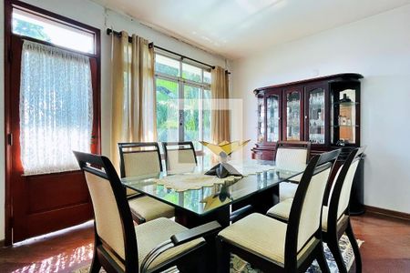 Casa à venda com 484m², 4 quartos e 5 vagasSala de Jantar