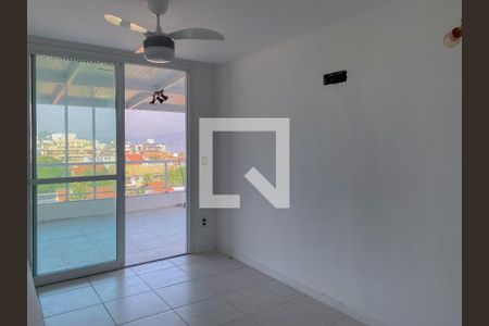 Sala de apartamento à venda com 2 quartos, 110m² em Piratininga, Niterói