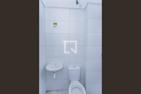 Banheiro de apartamento para alugar com 1 quarto, 39m² em Vila Mangalot, São Paulo