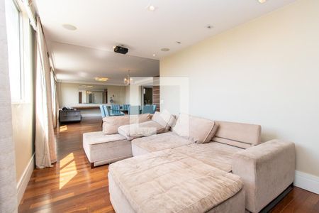 Sala de TV de apartamento para alugar com 4 quartos, 190m² em Água Verde, Curitiba