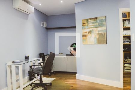 Casa à venda com 287m², 3 quartos e 4 vagasSuíte 1