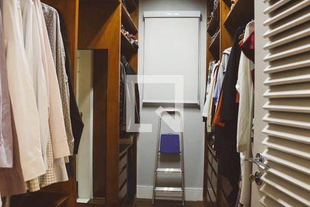 Casa à venda com 287m², 3 quartos e 4 vagasCloset da suíte 3