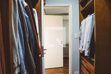 Casa à venda com 287m², 3 quartos e 4 vagasCloset da suíte 2