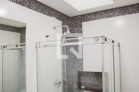 Casa à venda com 287m², 3 quartos e 4 vagasBanheiro da Suíte 1