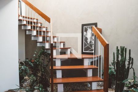 Escada de casa à venda com 3 quartos, 287m² em Água Fria, São Paulo