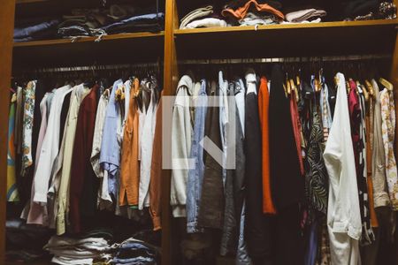 Casa à venda com 287m², 3 quartos e 4 vagasCloset da suíte 3