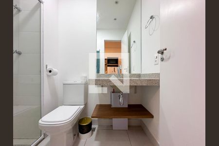 Banheiro de kitnet/studio para alugar com 0 quarto, 24m² em Campo Belo, São Paulo