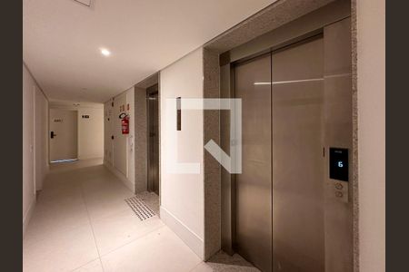 Studio à venda com 24m², 0 quarto e sem vagaHall Apartamento