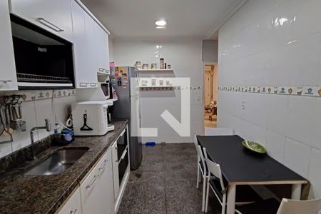 Casa à venda com 160m², 4 quartos e 1 vagaCozinha 