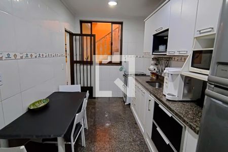 Casa à venda com 160m², 4 quartos e 1 vagaCozinha 