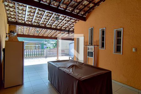 Casa à venda com 160m², 4 quartos e 1 vagaÁrea externa