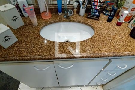 Casa à venda com 160m², 4 quartos e 1 vagaBanheiro 2