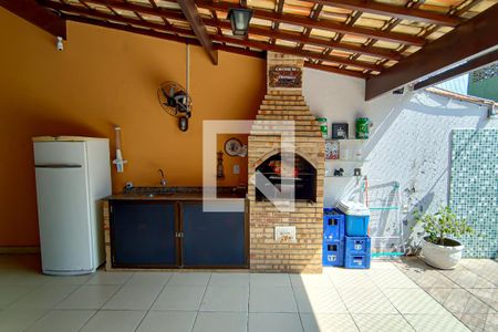 Casa à venda com 160m², 4 quartos e 1 vagaÁrea externa