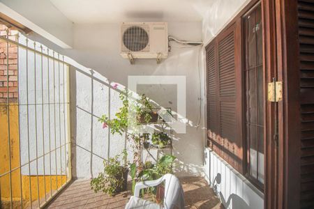 Sala - Varanda de casa para alugar com 2 quartos, 90m² em Jardim Floresta, Porto Alegre