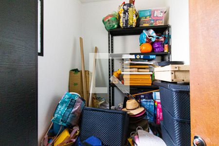 Apartamento à venda com 106m², 3 quartos e 2 vagas Apartamento à venda com 106m², 3 quartos e 2 vagasQuarto de Serviço