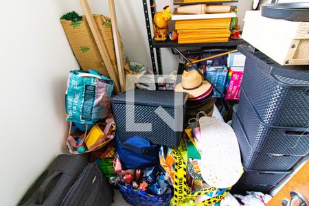 Apartamento à venda com 106m², 3 quartos e 2 vagas Apartamento à venda com 106m², 3 quartos e 2 vagasQuarto de Serviço