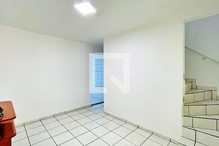 Sala de casa para alugar com 2 quartos, 94m² em Residencial Parque Cumbica, Guarulhos