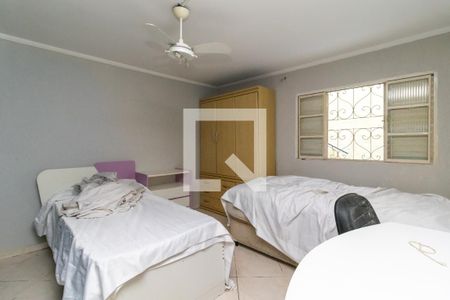 Casa à venda com 270m², 6 quartos e 4 vagasQuarto 4