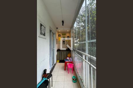 Varanda de apartamento à venda com 2 quartos, 72m² em Jardim Tupanci, Barueri