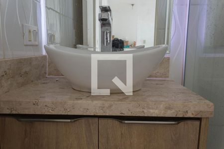 Apartamento à venda com 51m², 2 quartos e 1 vaga Apartamento à venda com 51m², 2 quartos e 1 vagaBanheiro